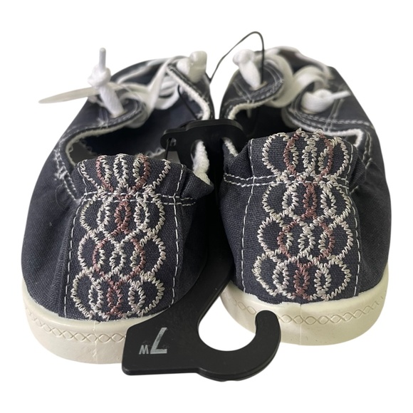 WIDE WIDTH BLUE Time and Tru Women's Scrunch Back Slip-On Sneaker Size Various - Picture 5 of 9